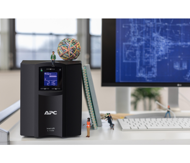 APC Smart-UPS (1500VA/900W, 8x IEC, AVR, LCD) - 545947 - zdjęcie 4